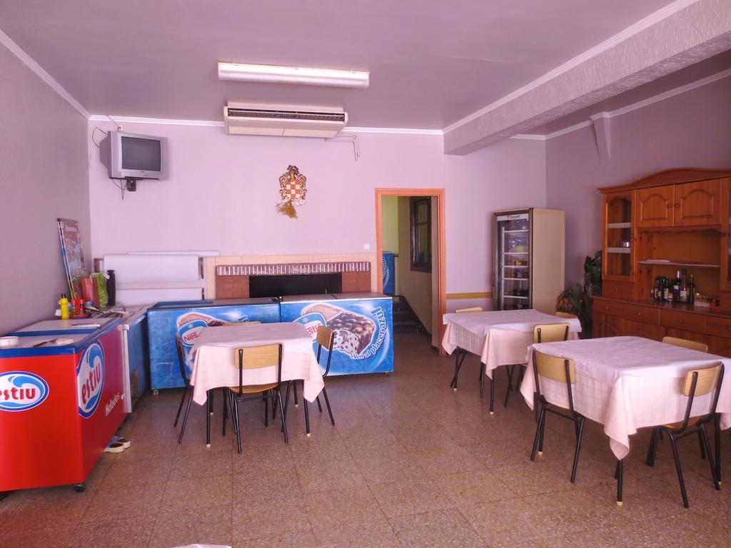 Hostal Roca Файон Экстерьер фото
