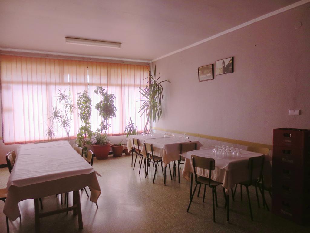 Hostal Roca Файон Экстерьер фото